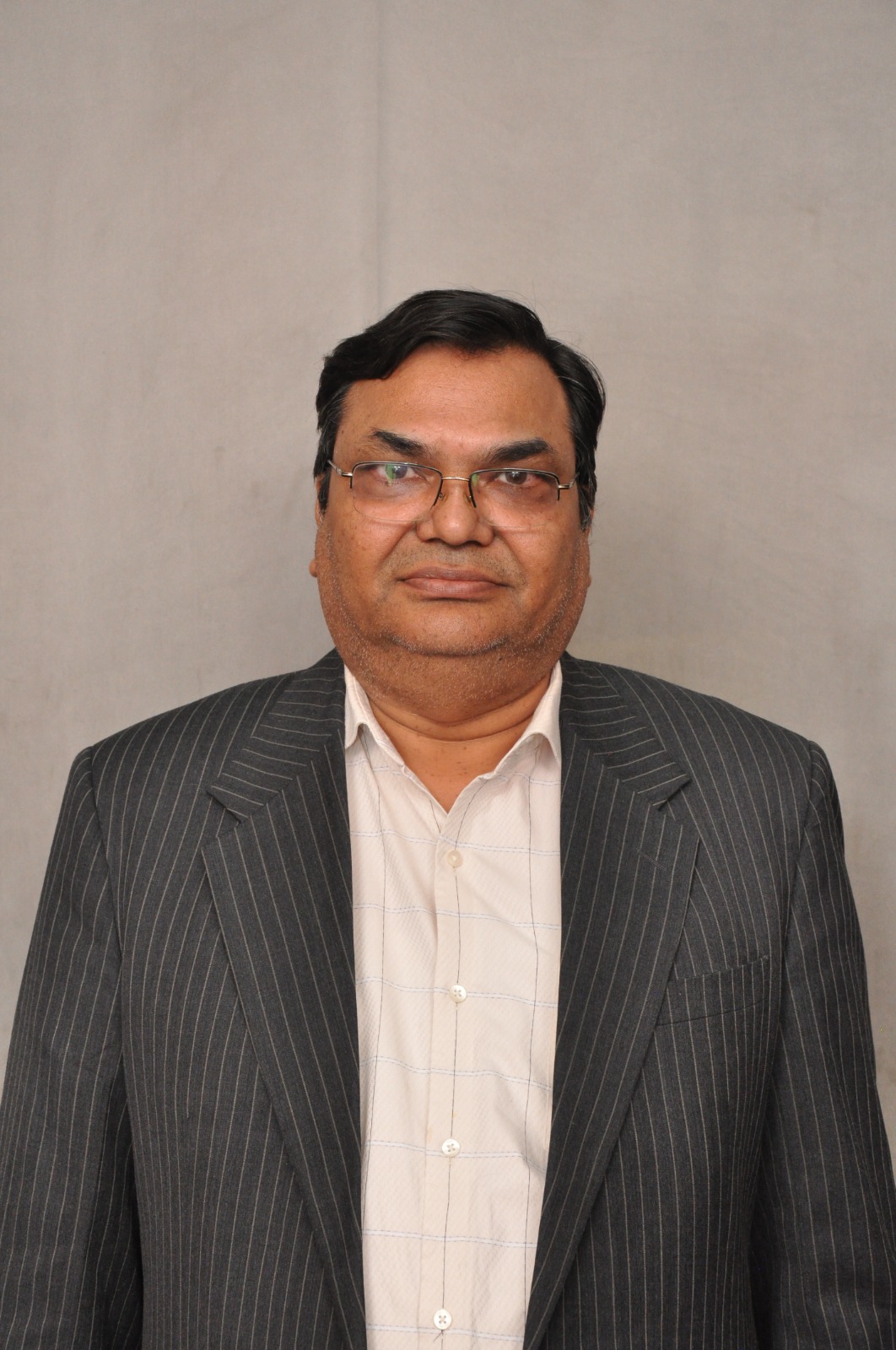 Dr. Teckchand Kalawat